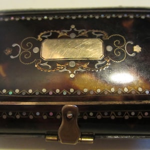 Antique lady&#39;s purse, Napoleon III , pique case with gold and mother of pearl inlay etui, lady&#39;s purse, 19 th century