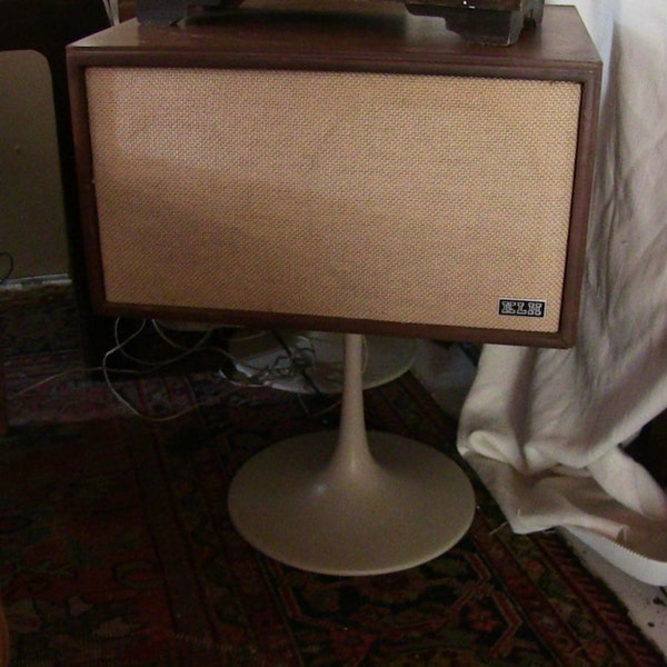 Super rare mid century stereo system 3 pieces turntable two speakers Amazing sound!!! KLH