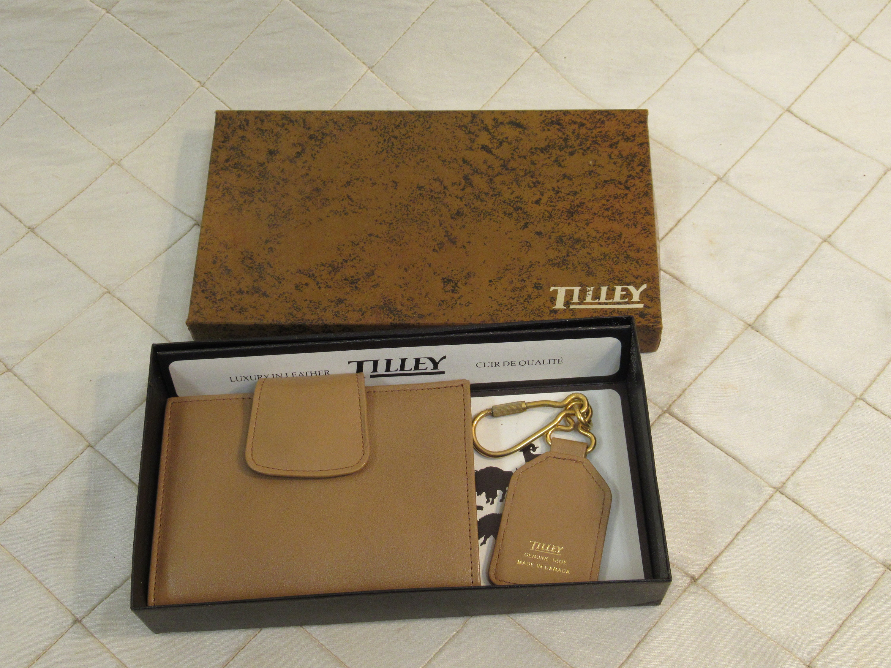 wallet and keychain set