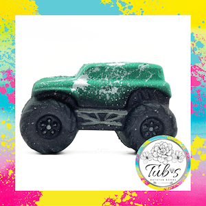 Bomba de baño verde Monster Truck - Bombas de baño coloridas efervescentes de regalo Gravedigger vegano con aroma a chicle Mayhem