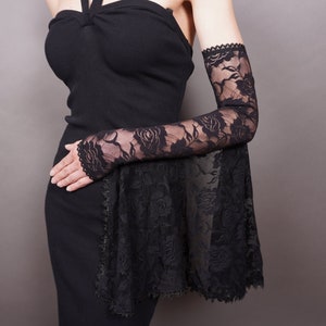 Elegant GOTHIC VAMPIRE Victorian Burlesque Evening Glamour extra long GLOVES, armwarmers, sleeves, black lace, goth fingerless mittens