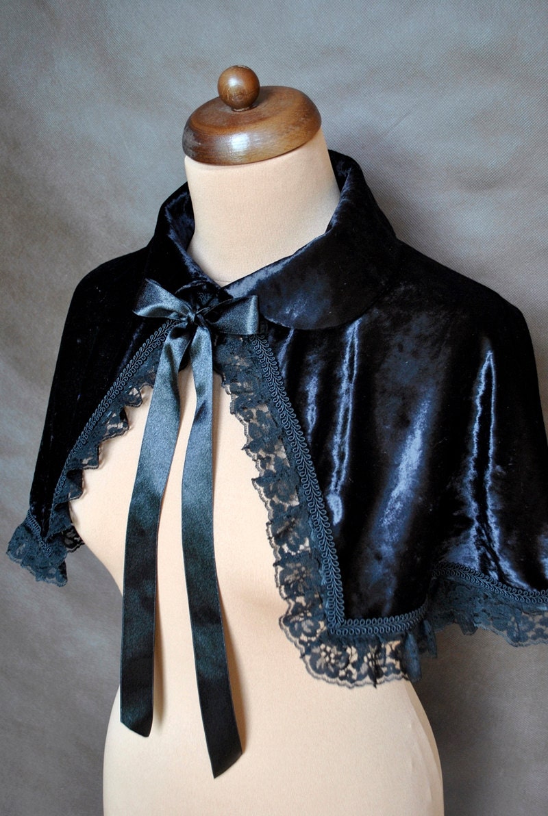 Gothic Victorian Vampire Elegant Burlesque Lolita black LACE CAPE black, red, blue, green velvet cloak with collar, lace, Halloween, prom - Thumbnail 2