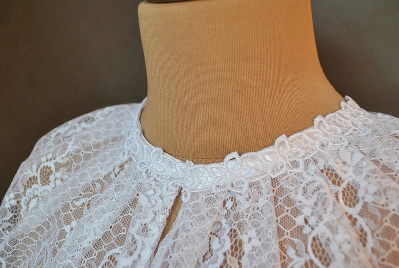 Elegant Lovely romantic snow white bridal LACE CAPE bolero decorated with guipure wedding festivals prom