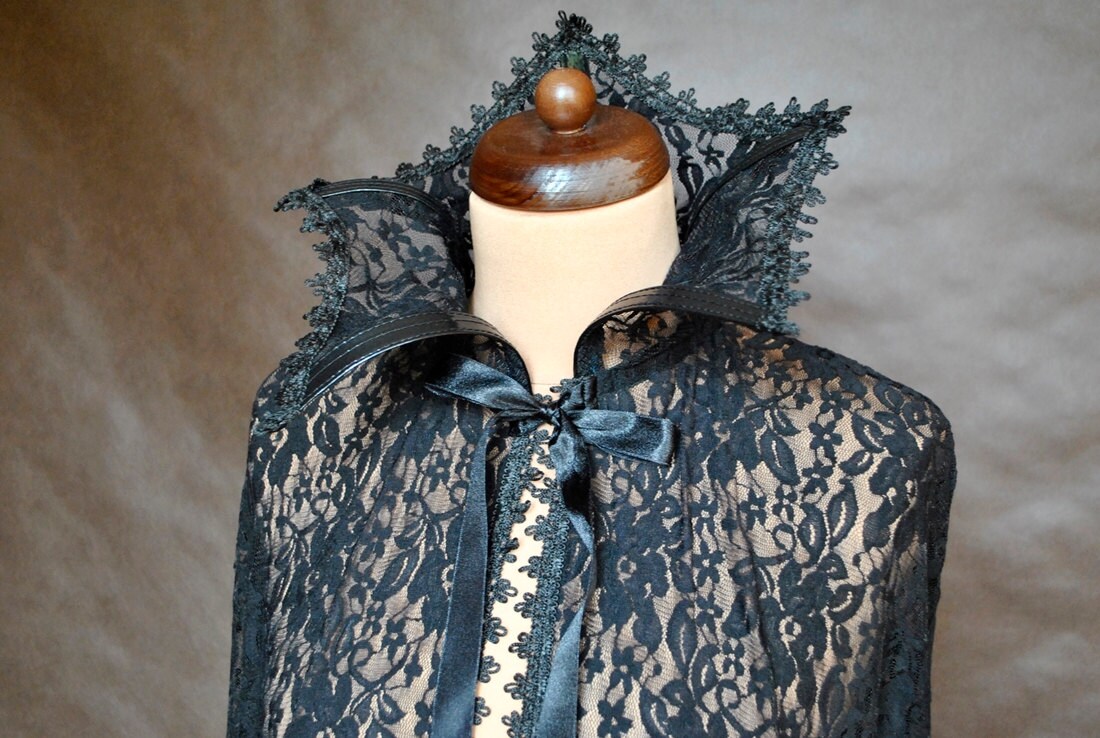 Extra long Gothic Victorian Vampire Elegant Burlesque Lolita black LACE CAPE with high vampire collar, costume, prom, goes to ground, lenght - Thumbnail 3