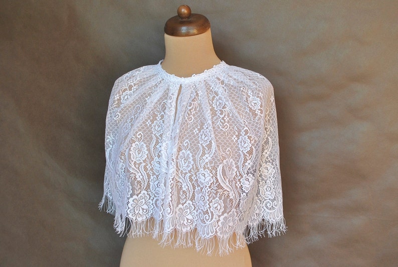 Elegant Lovely romantic snow white bridal LACE CAPE bolero decorated with guipure wedding festivals prom