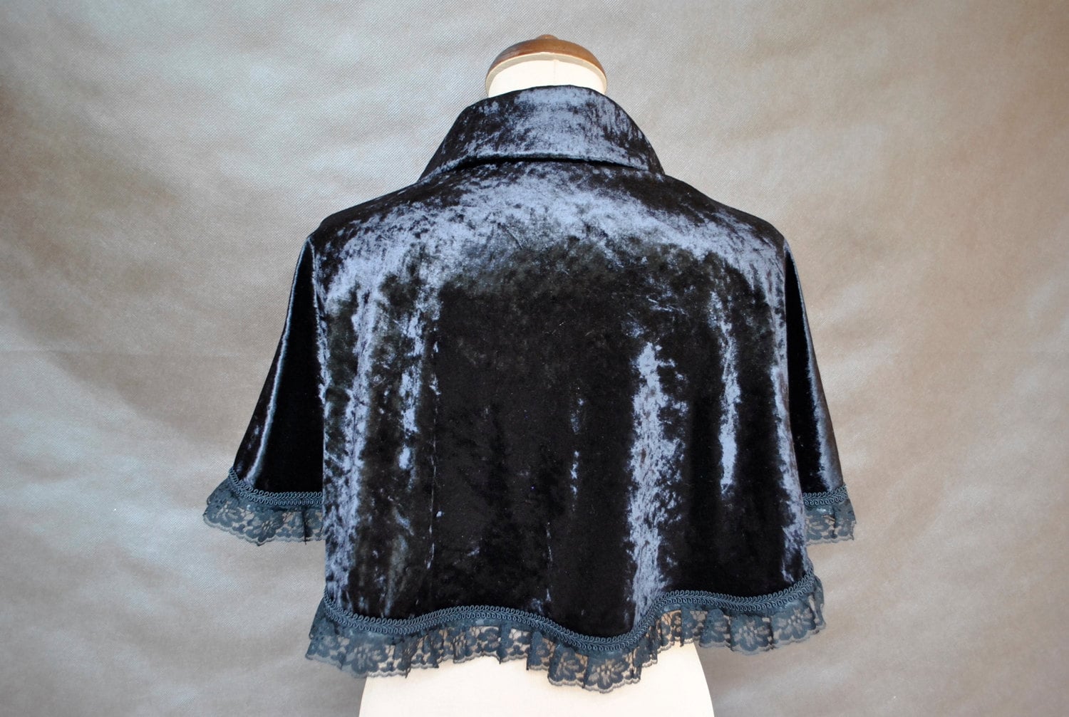 Gothic Victorian Vampire Elegant Burlesque Lolita black LACE CAPE black, red, blue, green velvet cloak with collar, lace, Halloween, prom - Thumbnail 3