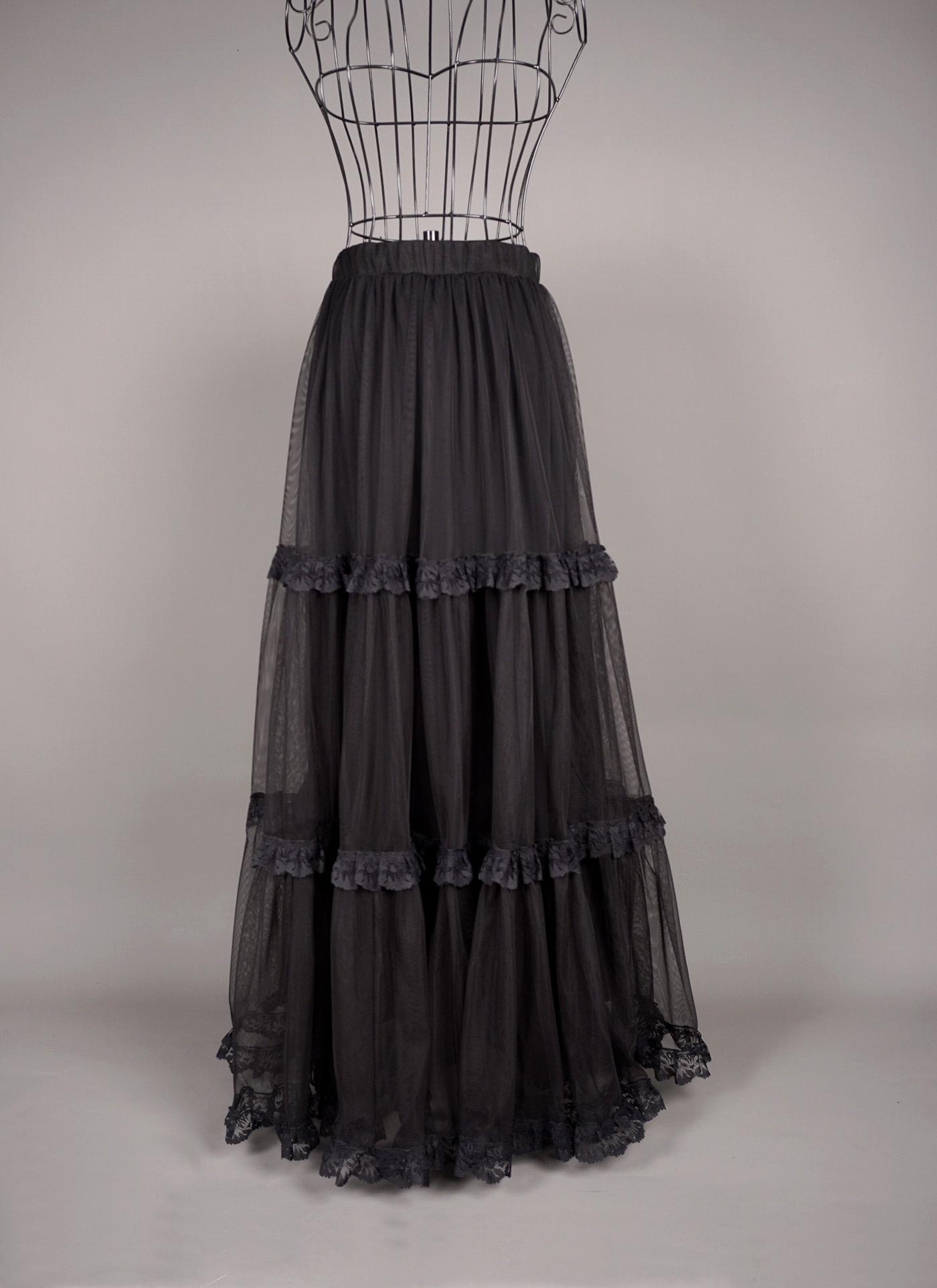 Sexy tulle long black skirt with lace finishing GOTHIC VAMPIRE Victorian Burlesque Glamour, carnival, prom, festival, Halloween - Thumbnail 3