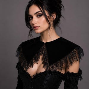 Übergroßer Samtkragen: Abnehmbares Halsband aus viktorianisch-gotischer Spitze im Vampir-Stil