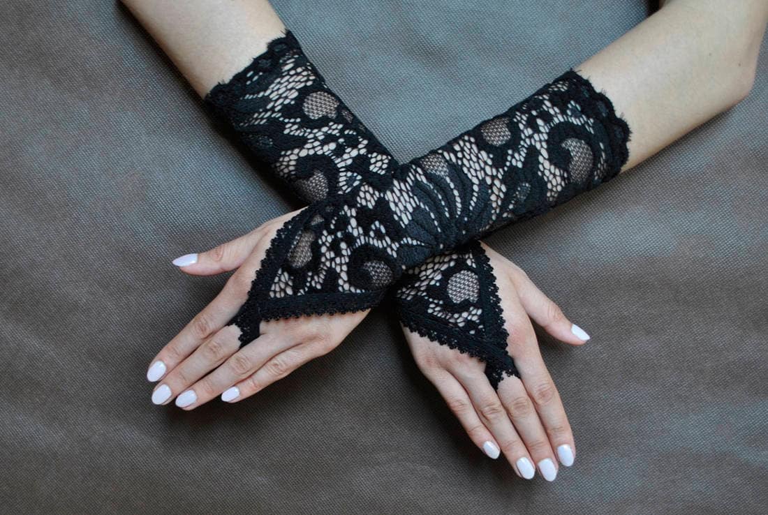 Elegant GOTHIC VAMPIRE Victorian Burlesque Evening Glamour long GLOVES black lace, goth fingerless mittens, festivals, Halloween, prom