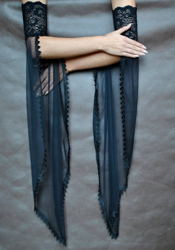 Elegant GOTHIC VAMPIRE costume Victorian Evening gloves Glamour long GLOVES with mistic floune,  frill, black tulle, fingerless mittens - Thumbnail 3