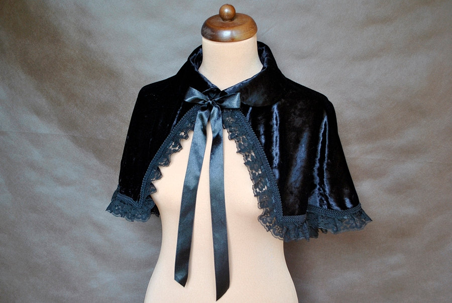 Gothic Victorian Vampire Elegant Burlesque Lolita black LACE CAPE black, red, blue, green velvet cloak with collar, lace, Halloween, prom