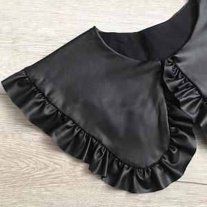 Colletto oversize in skai nero/finta pelle, accessorio elegante, colletto passero e staccabile, colletto petter