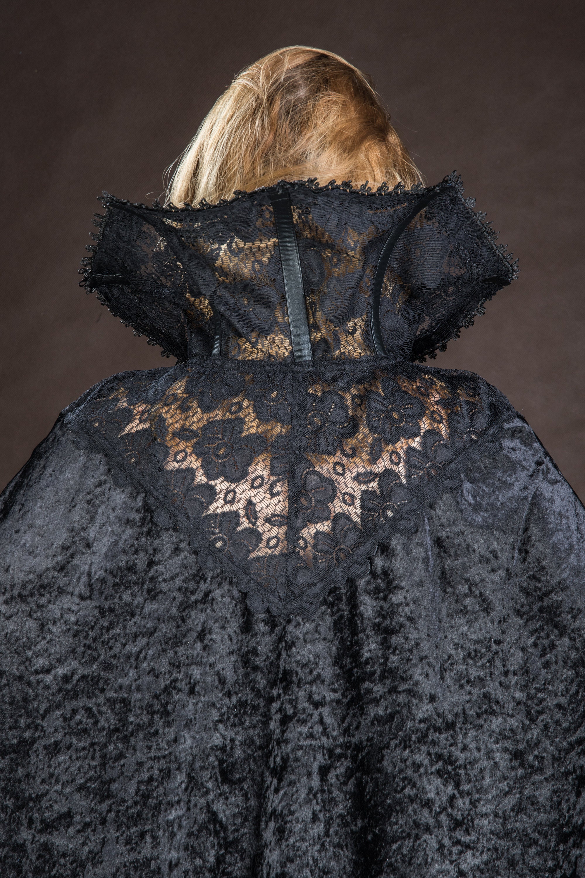 Gothic Elegant black velvet and lace CAPE with witch high collar, Gothic Victorian Vampire, Halloween - Thumbnail 3