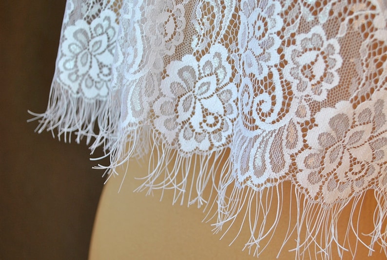 Elegant Lovely romantic snow white bridal LACE CAPE bolero decorated with guipure wedding festivals prom