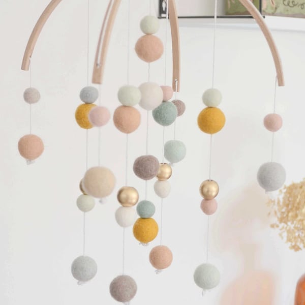 Decorative pendant lamp calm for dreamers in wool balls and wood