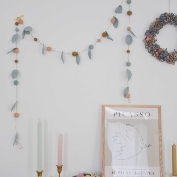 Guirlande de printemps en laine, spring garland