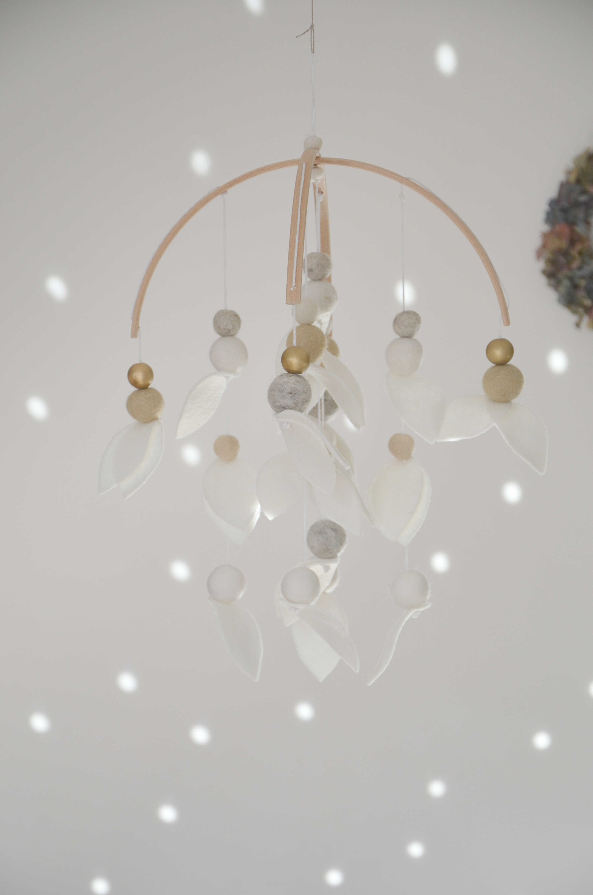 Mobile Décoratif Feuillage Blanc