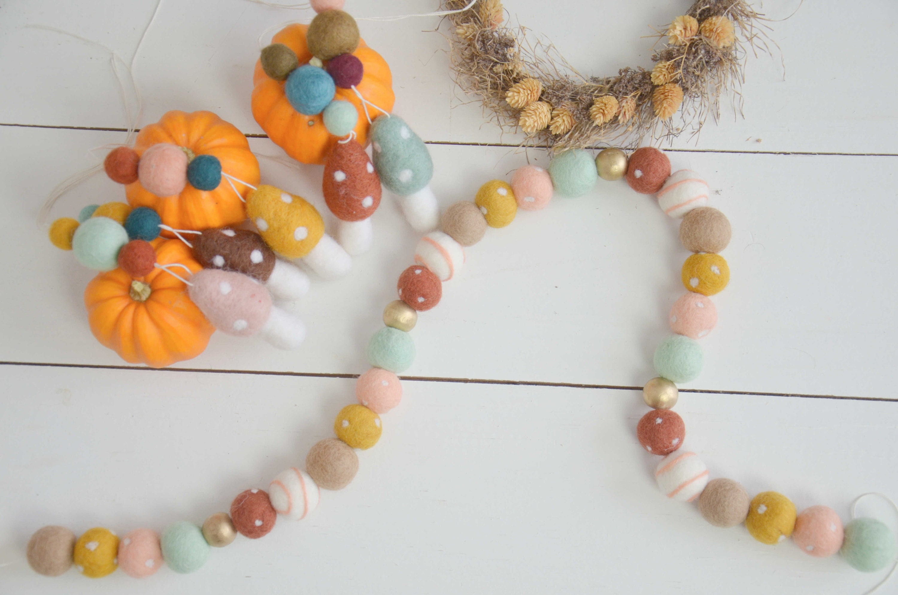 Guirlande de Boules Feutre à Pois Couleurs Automne