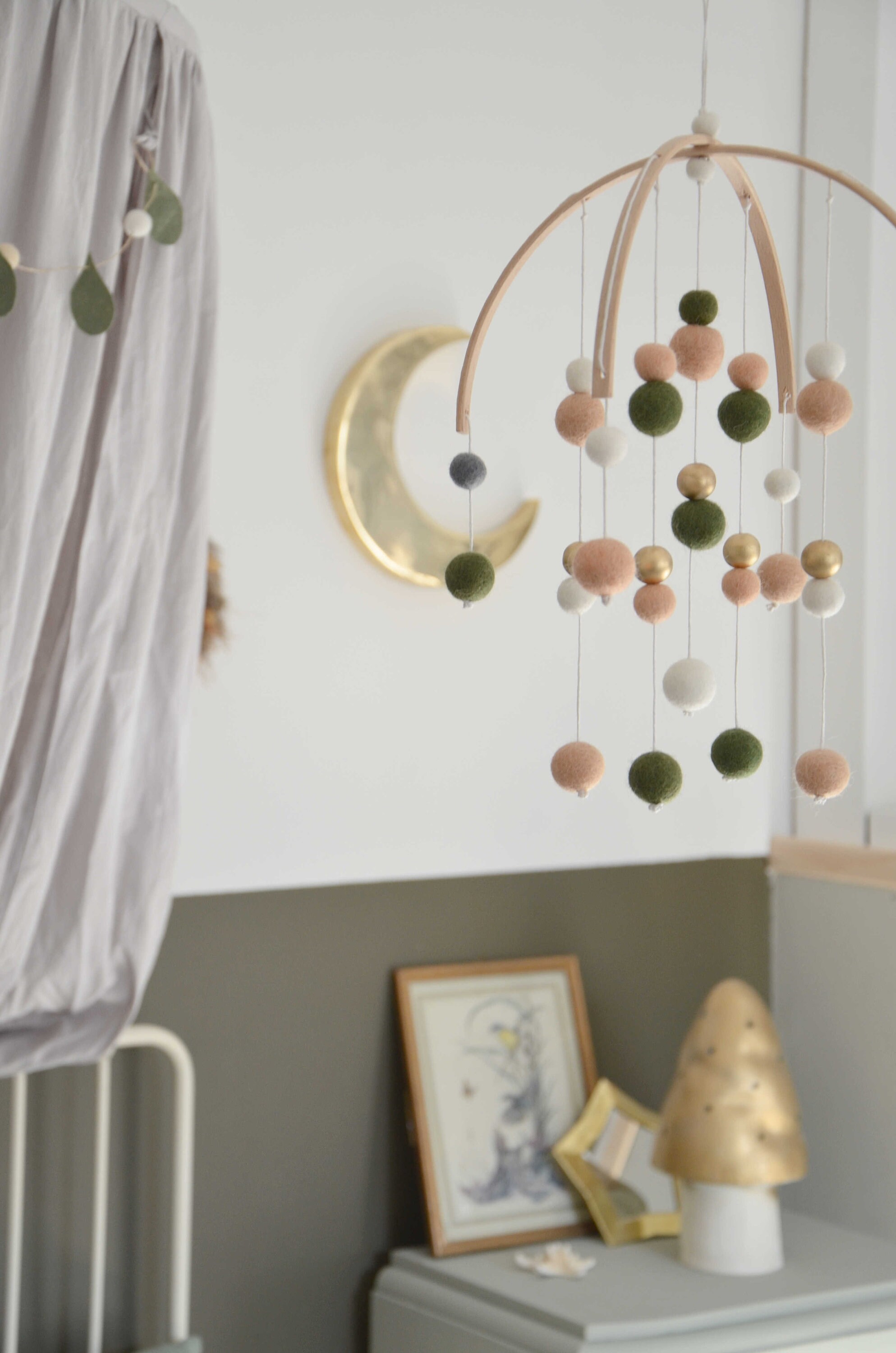 Mobile Boules de Laine et Bois