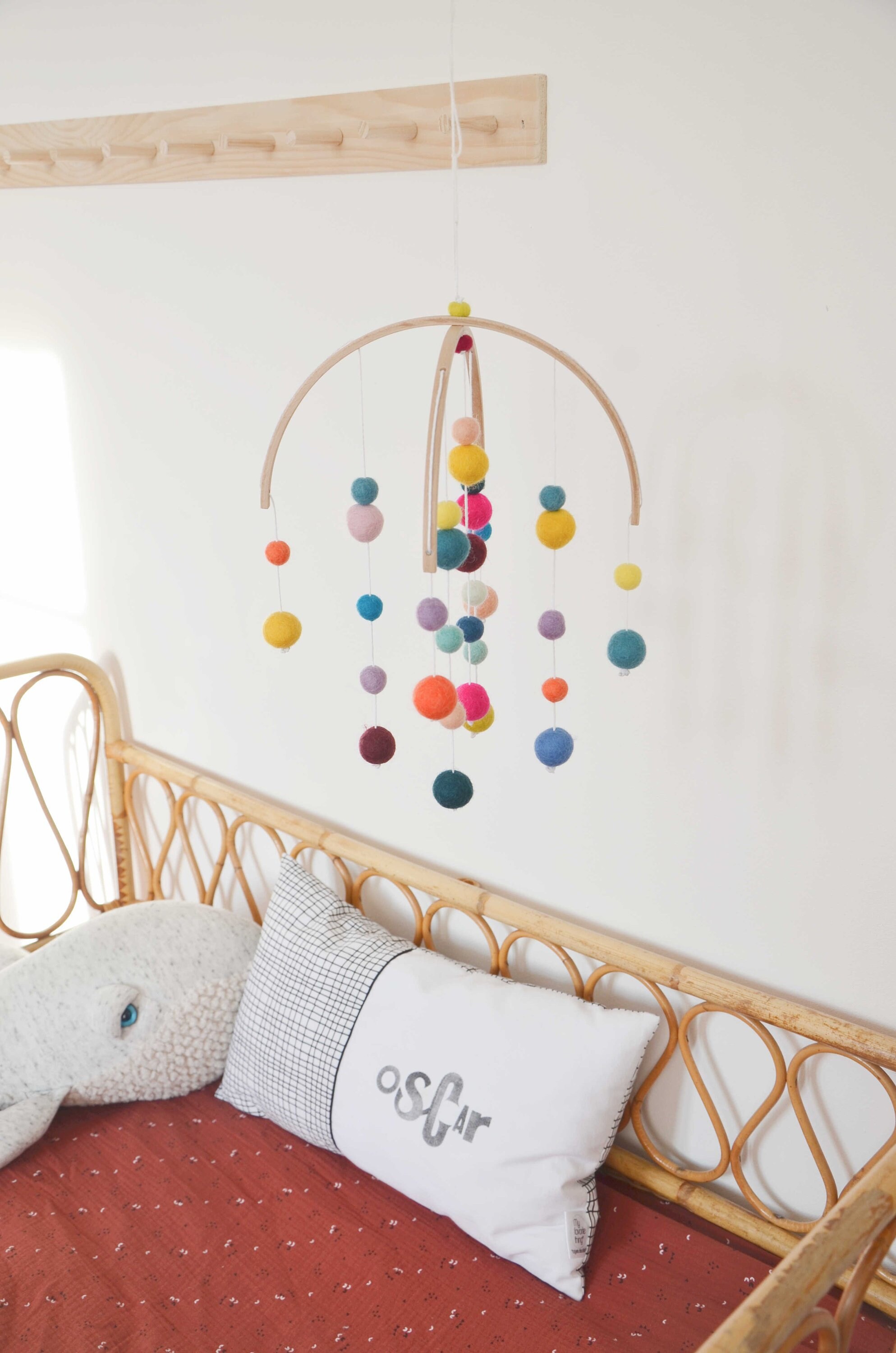 Suspension Décorative Colorée en Boules de Laine Feutrée