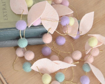 Poetic mother's day garland in pink wool leaves for home decoration