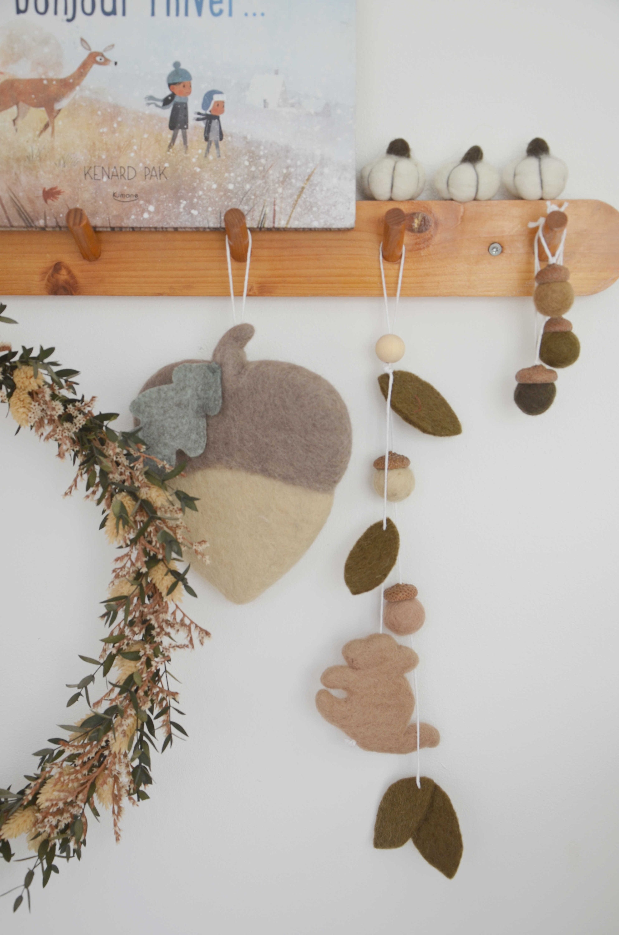 Suspension Décorative L'écureuil et Ses Petits Glands