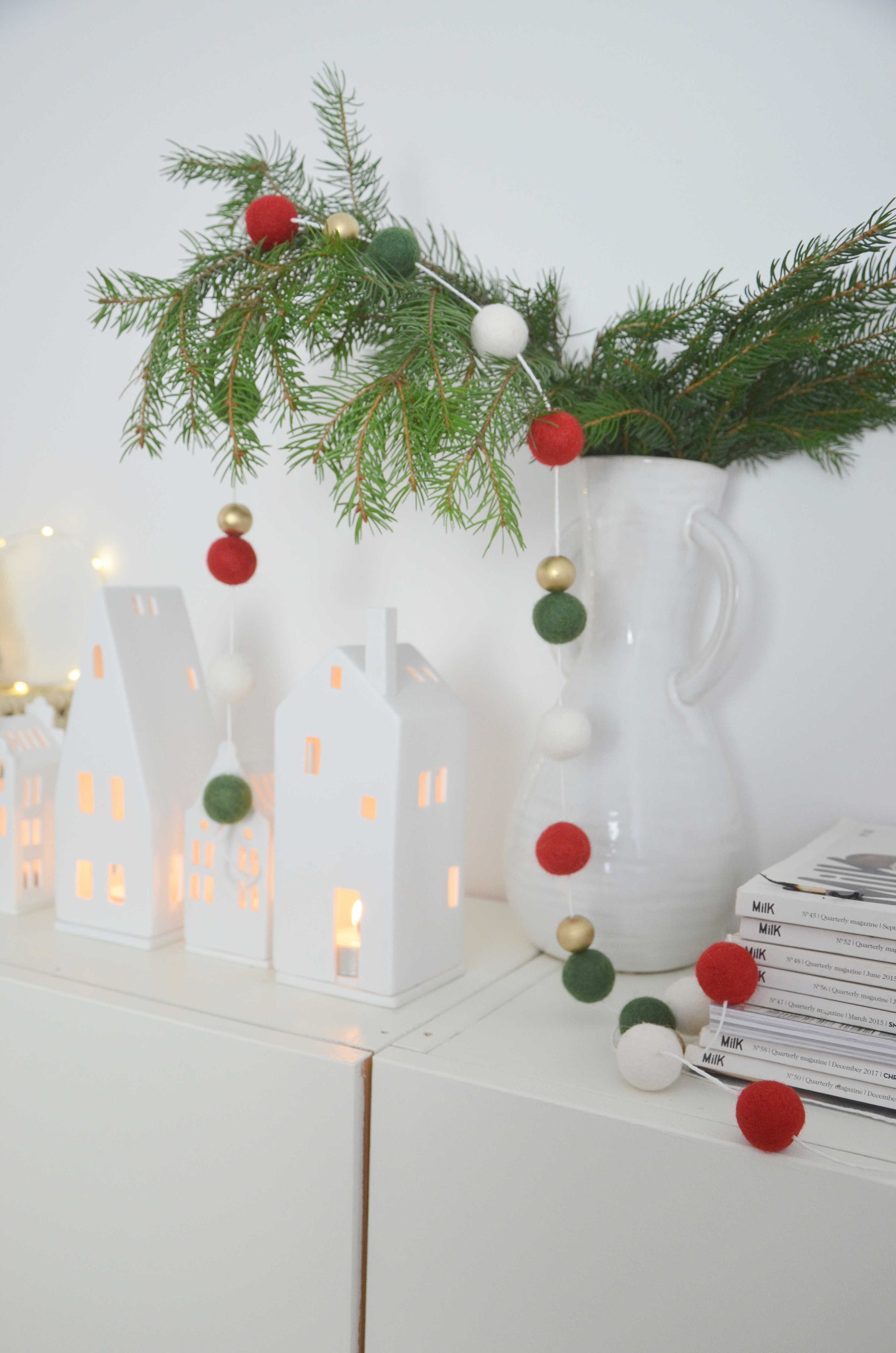 Guirlande Traditionnelle en Laine Rouge, Verte et Blanche