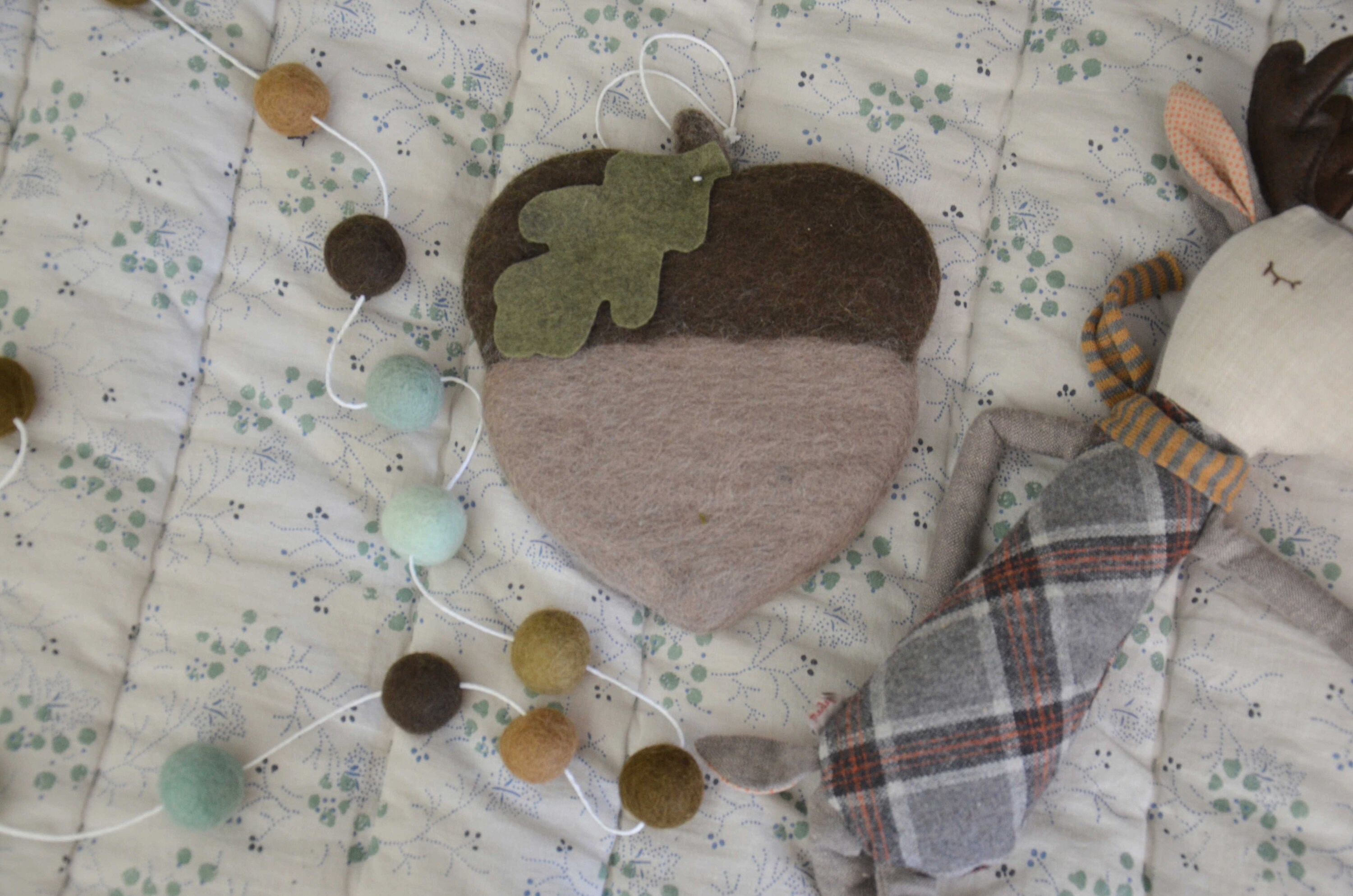 Gland en Laine Feutrée Couleur Taupe