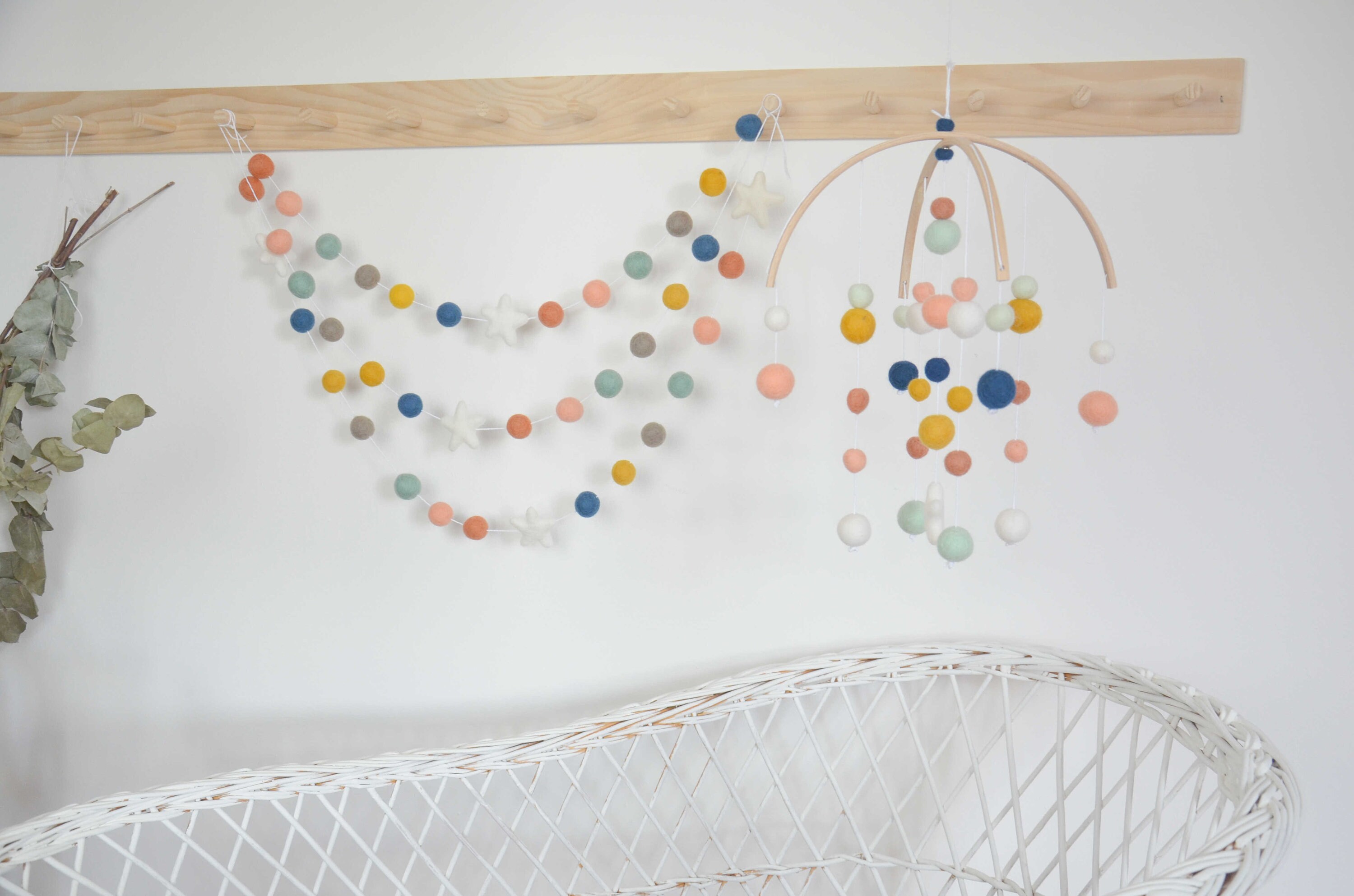 Box Guirlande Étoilée de Laine Feutrée Ou/Et Mobile