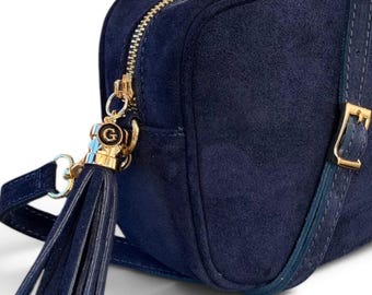 Personalisierte marineblaue Wildleder-Umhängetasche: Kameratasche mit Quasten – personalisiertes Geschenk von Jean