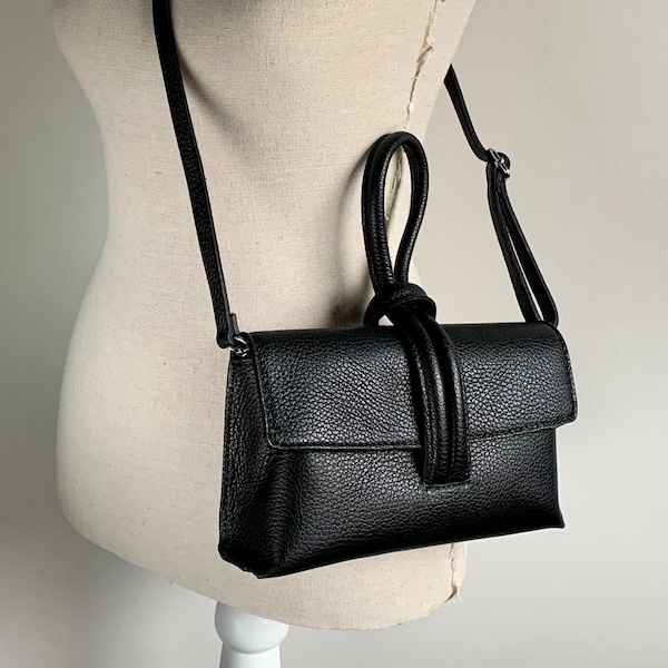 Pochette en cuir noir, sac à bandoulière, sac noir, sac de mariage, accessoires femme, sac de demoiselle d'honneur, sac original, sac de soirée noir