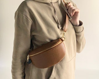 Personalisierte Bauchtasche aus hellbraunem Leder: Handgefertigte italienische Leder-Bauchtasche - Aurora