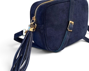 Personalisierte marineblaue Wildleder-Umhängetasche: Kameratasche mit Quasten – personalisiertes Geschenk von Jean