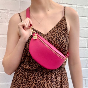 Fuchsia Pink Leder Gürteltasche, Hot Pink Bauchtasche, Gürteltasche, Körpertasche in der Nähe, kleine Ledertasche, Festivaltasche, Ledergürteltasche für Frauen