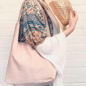Blass Rosa Wildleder Boho Slouchy Umhängetasche, Wildleder Hobo Bag, Wildleder Hippy Tasche, Wildleder Slouchy Bag, helle Tasche, Damen Wildleder Handtasche mit Geldbörse