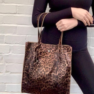 Leopard Print Leder Schultertasche, Leopard Tragetasche, Braun Tragetasche, Ledertasche, Henkeltasche, Metallic Tasche, Metallic Tasche, Animal Print Geldbörse
