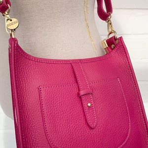 Sac bandoulière en cuir rose, sac à bandoulière fuchsia, sac lumineux de tous les jours, accessoire pour femme, sac original, sac à main en cuir rose, sac à main fuchsia