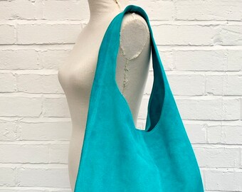 Urban Outfitters☆ 光沢スタッズ・スエード・ホーボーバッグ スエードショルダーバッグ 豊富なカラー、スエードホーボー