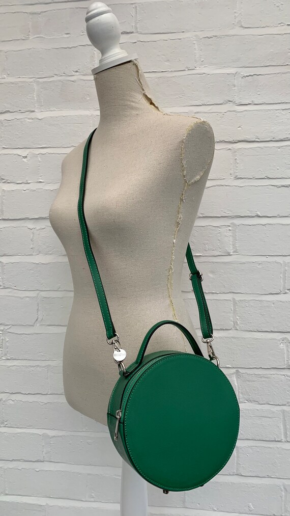 Green outlet round bag