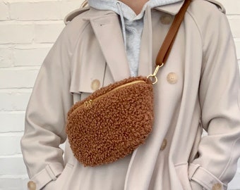 Faux Shearling Body Bag Fanny Pack Bum Bag, Sheepskin Close to Body Bag, Small Fur Bum Bag, Festival Bag, Women&#39;s Leather Bum Bag, Shearling