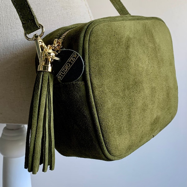 Sac bandoulière en daim vert olive, sac en daim, sac pour appareil photo, sac à pampilles, sac de mariage, sac à pampilles en daim, sac de soirée, sac vert