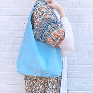 Sac à bandoulière bohème en daim bleu vif, sac hobo en daim, sac hippie en daim, sac ample en daim, sac lumineux, sac à main en daim pour femme avec sac à main