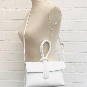 Weiße Leder Clutch Bag Crossbody Bag, weiße Grab Bag, Hochzeitstasche, Damen Accessoires, Brautjungfer Tasche, ungewöhnliche Tasche, weiße Partytasche