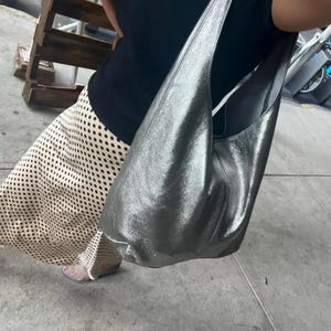 Erhältlich in 4 Farben Metallic Leder Slouch Umhängetasche, Silber Boho Tasche, Rose Gold Tasche, Gold Slouchy Tasche, Metallic Tasche, Sparkly Tasche