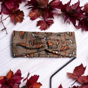 Fascia per capelli intrecciata con tacchino e torta di zucca • Tema del Ringraziamento • Ispirata al sugo • Look in flanella • Abbigliamento autunnale festivo