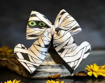 Mummy Halloween Hair Bow | Green Eyed Mummy Bow | Halloween Hair Accessory | Neoprene Bow | Girls Halloween Bow | Spooky Hair Bow