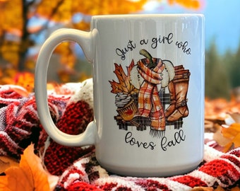 Caneca de café de 15 onças Just a Girl who Loves Fall, bebedor de café com leite com especiarias de abóbora, copos aconchegantes de outono, presente para ela