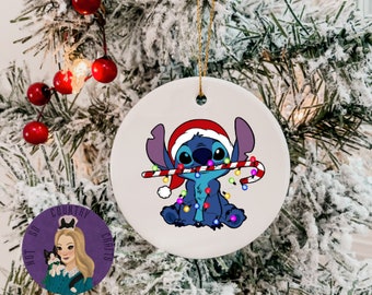 Adorno navideño de puntada; Personalizada; regalo para amante de Disney