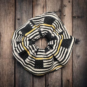 Thin Gold Line Scrunchie, 911 Dispatcher Gift, Dispatcher Hair Accessory, Support Thin Gold Line, Gift For Dispatcher