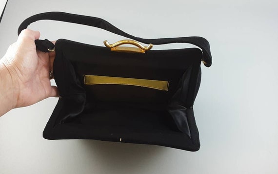 1950s Black Felt Handbag, Purse with Gold Tone Me… - image 3